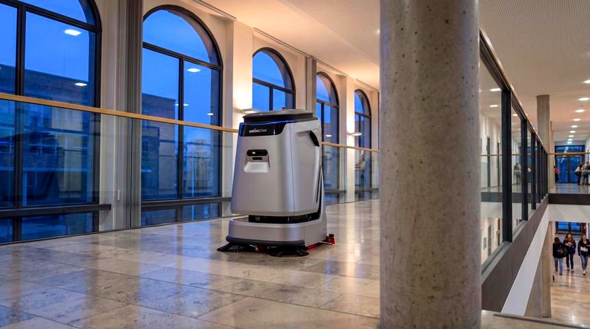 Service-Robotik im Einsatz